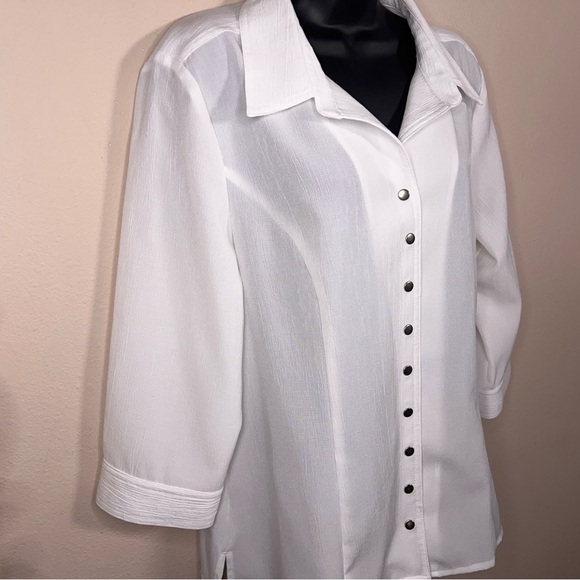 Large Christopher And Banks White Stretch Top Snap Button Closure 3/4 Sleeve - Picture 4 of 13
